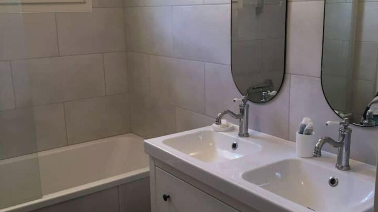 Photo of Bathroom in Chateau-Chinon