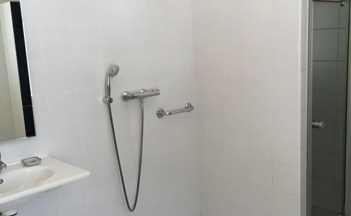 Photo of Bathroom in Varennes-sous-Dun