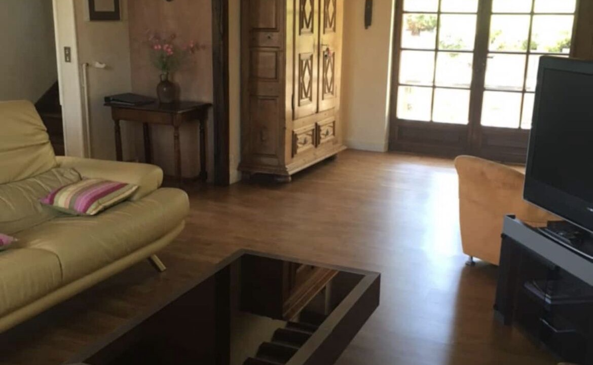 Photo of Livingroom in Varennes-sous-Dun