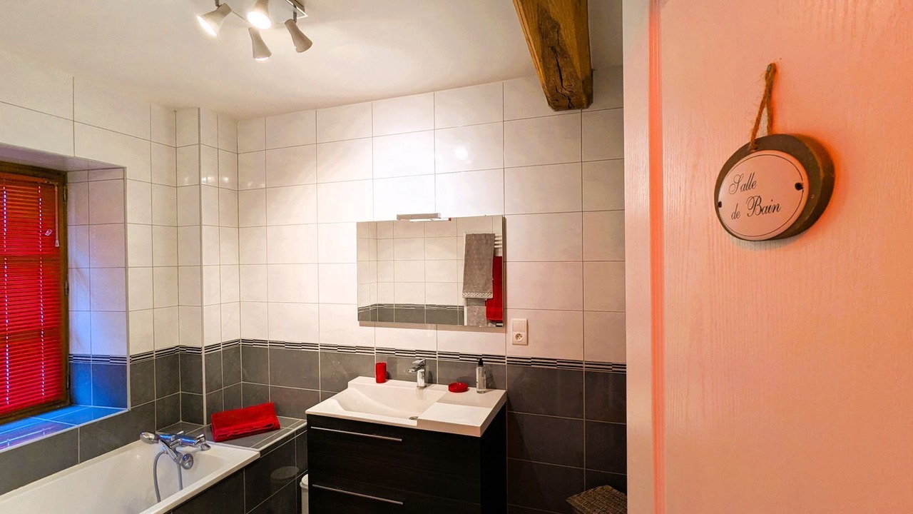 Photo of Bathroom in Island