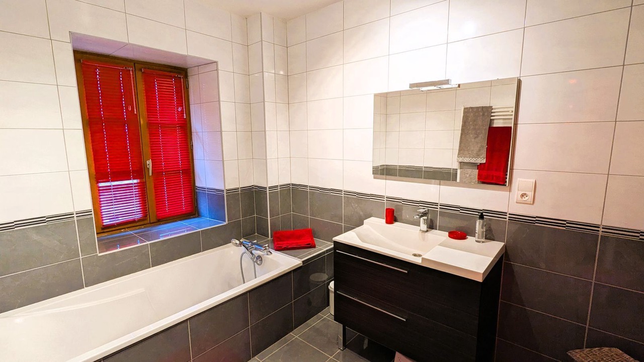 Photo of Bathroom in Island