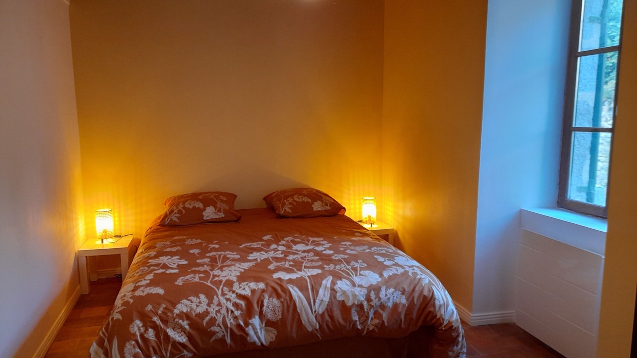 Photo of Bedroom in Quarre-les-Tombes