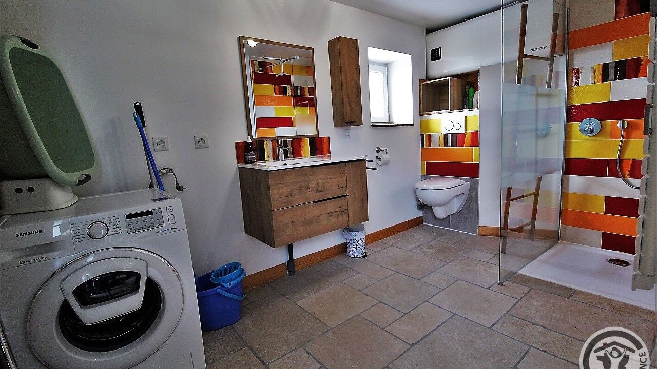 Photo of Bathroom in Marnand