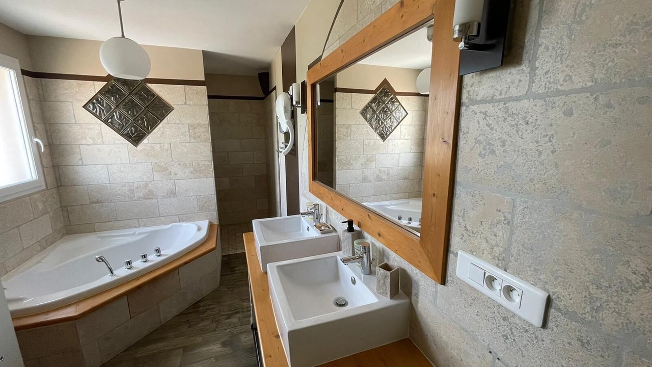 Photo of Bathroom in Saint-Maurice-dʼArdeche