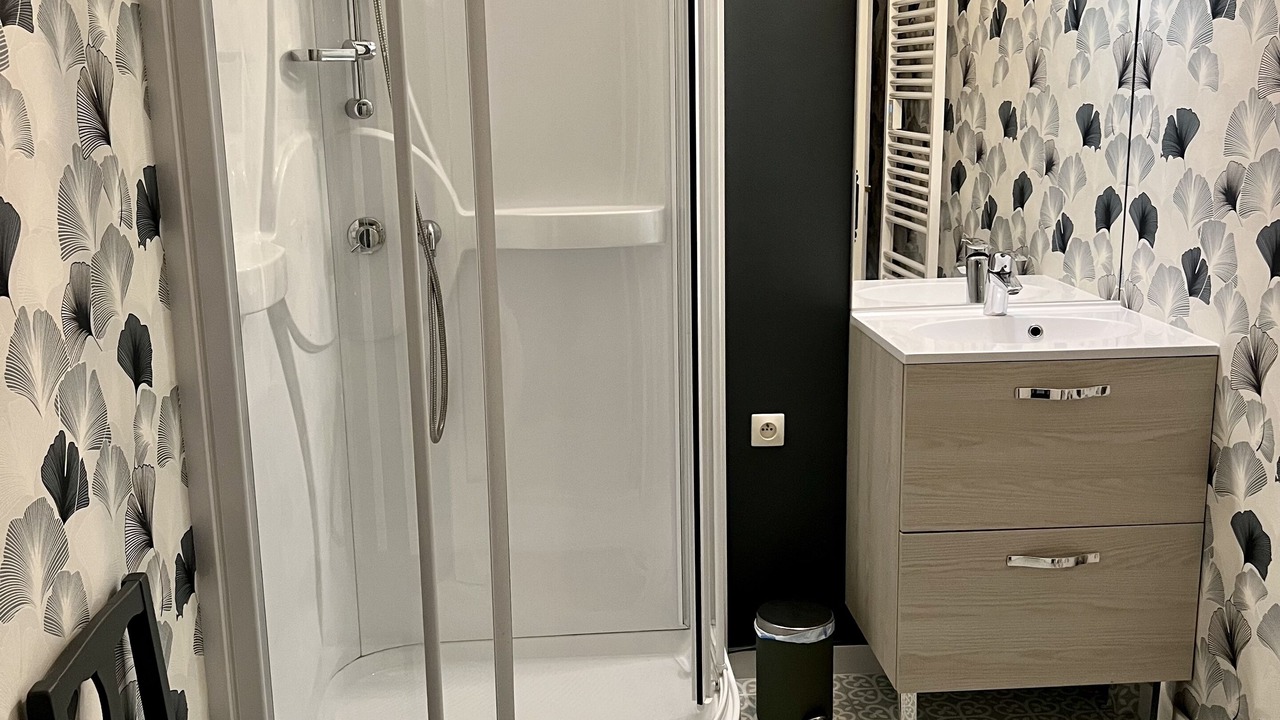 Photo of Bathroom in Mouthe