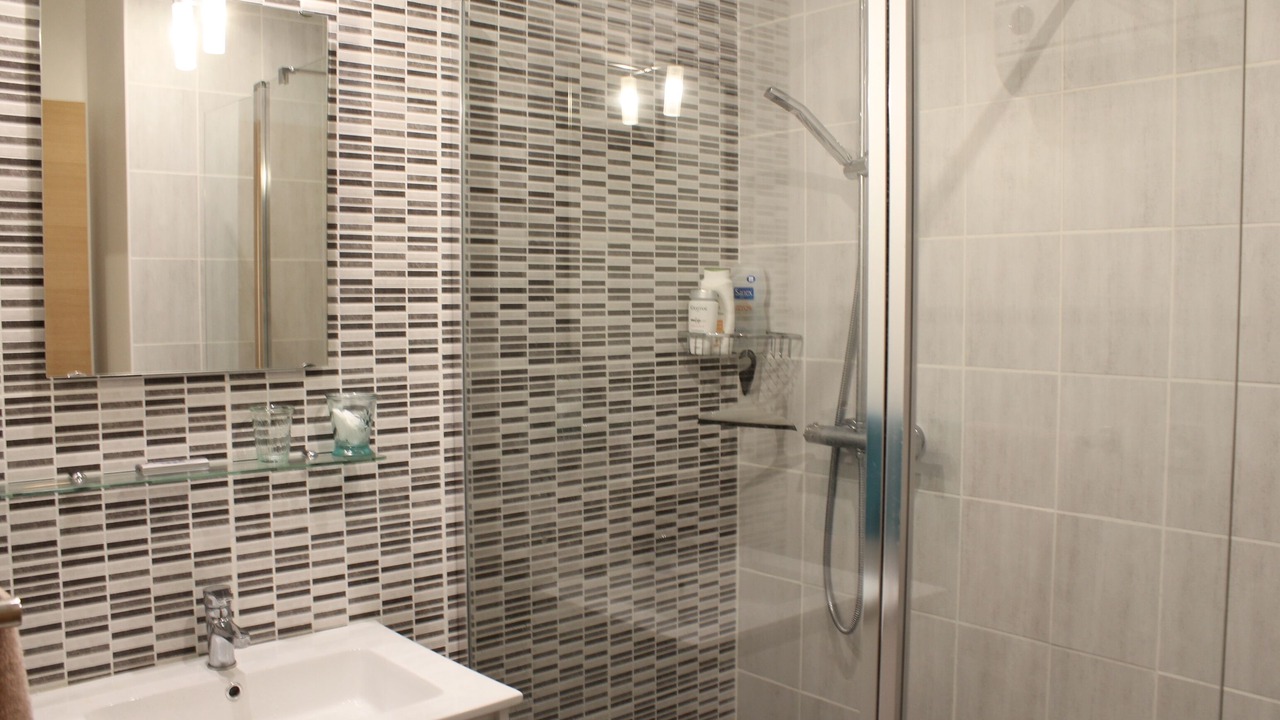 Photo of Bathroom in Charnecles