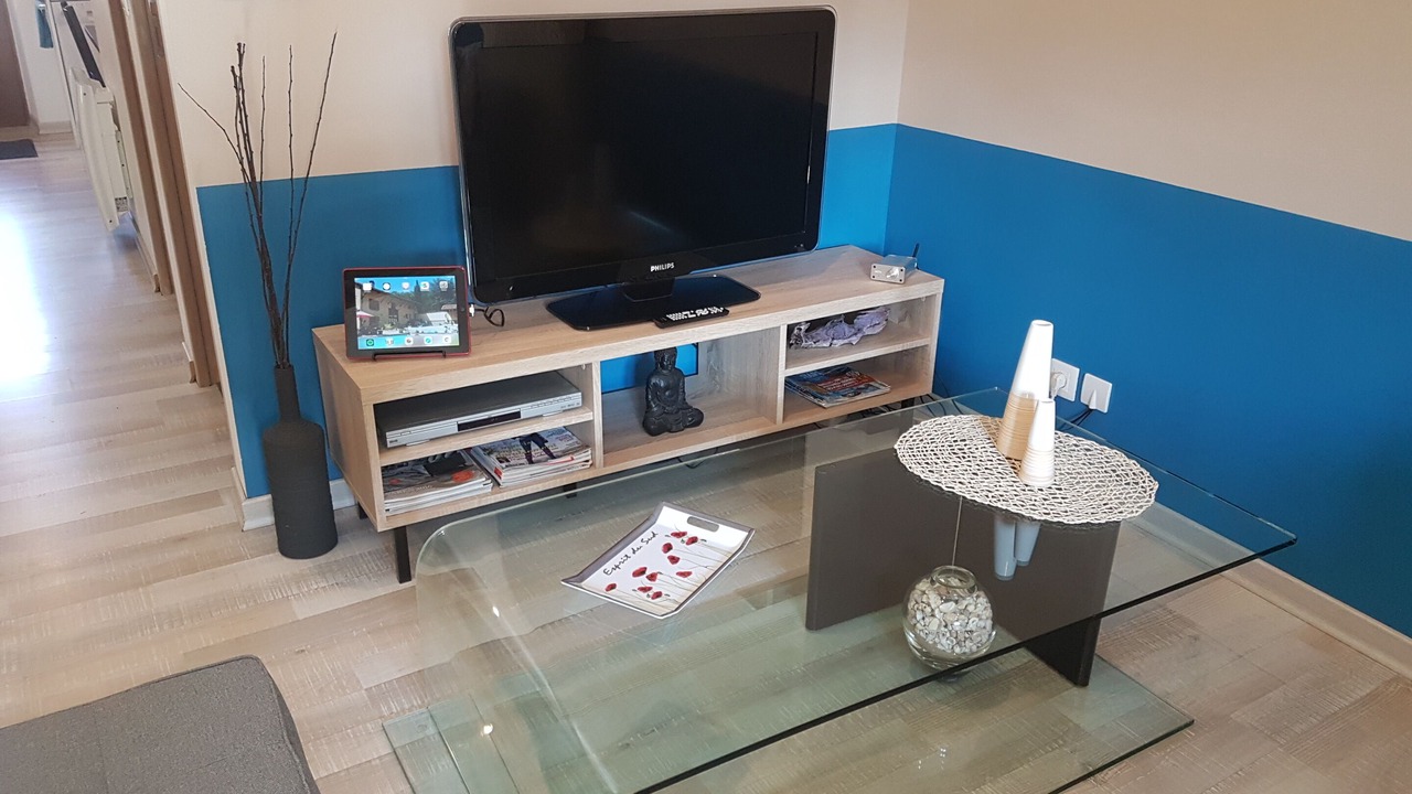 Photo of Livingroom in Charnecles