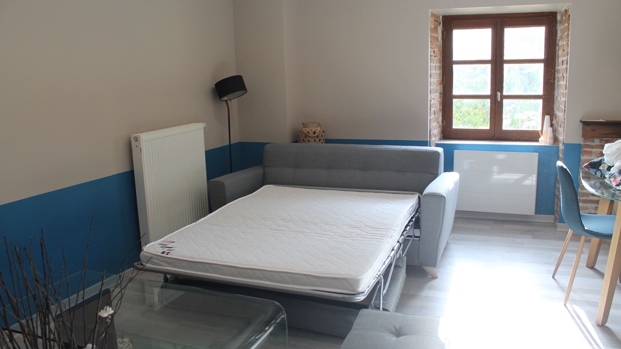 Photo of Livingroom in Charnecles