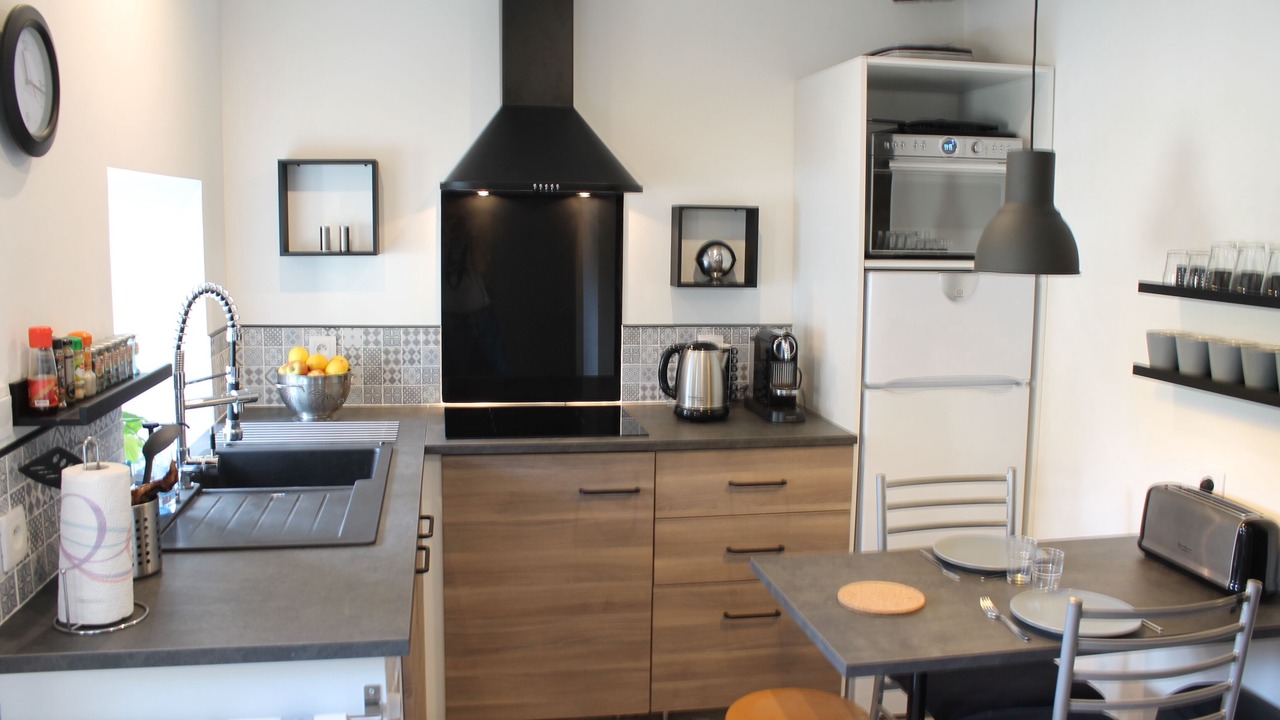 Photo of Kitchen in Charnecles