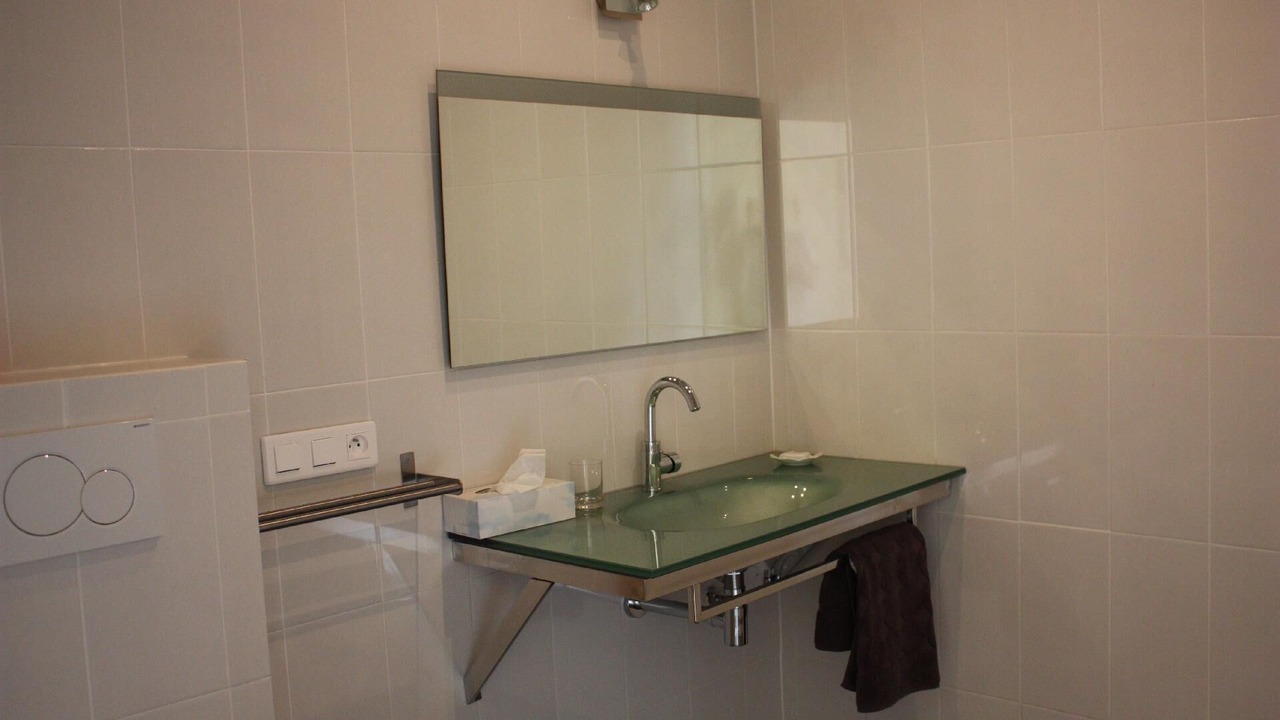 Photo of Bathroom in Fours