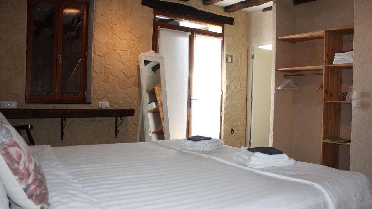 Photo of Bedroom in Fours