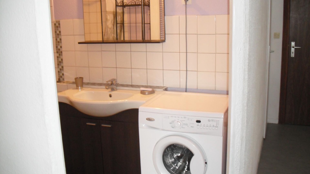 Photo of Bathroom in Faubourg-Raines