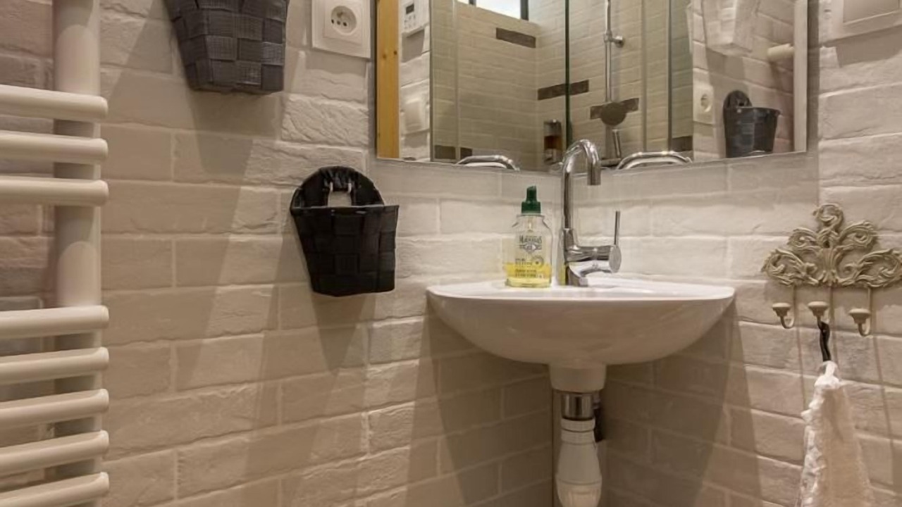 Photo of Bathroom in Saint-Bonnet-en-Bresse