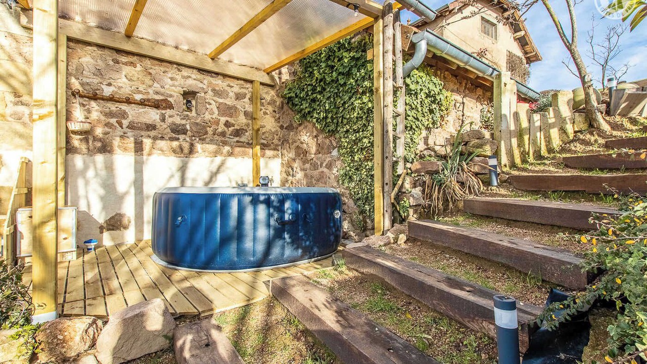 Photo of Outdoor in Montmelard