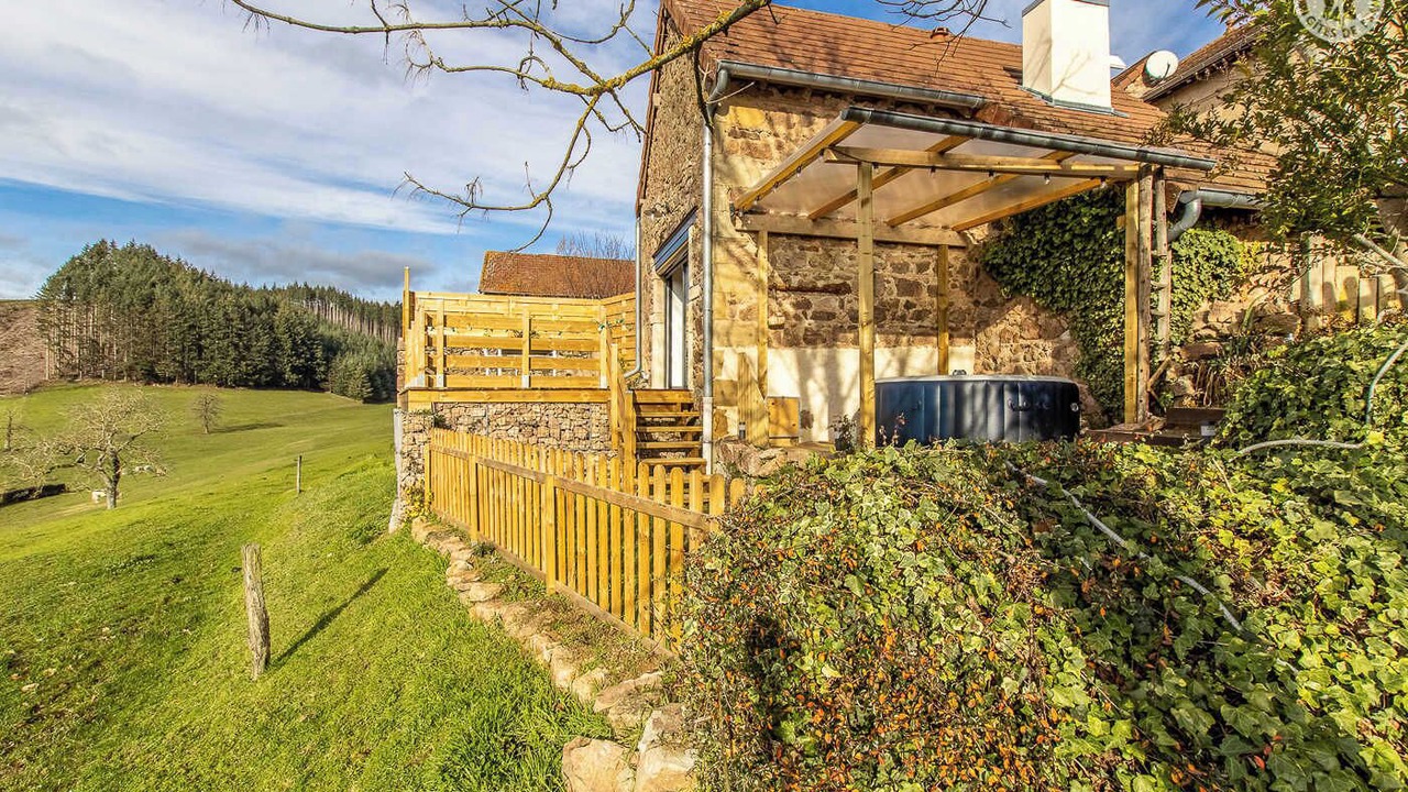 Photo of Outdoor in Montmelard