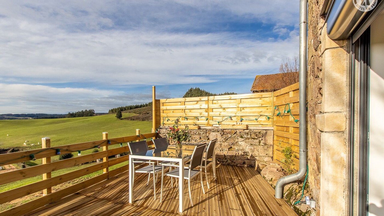 Photo of Outdoor in Montmelard