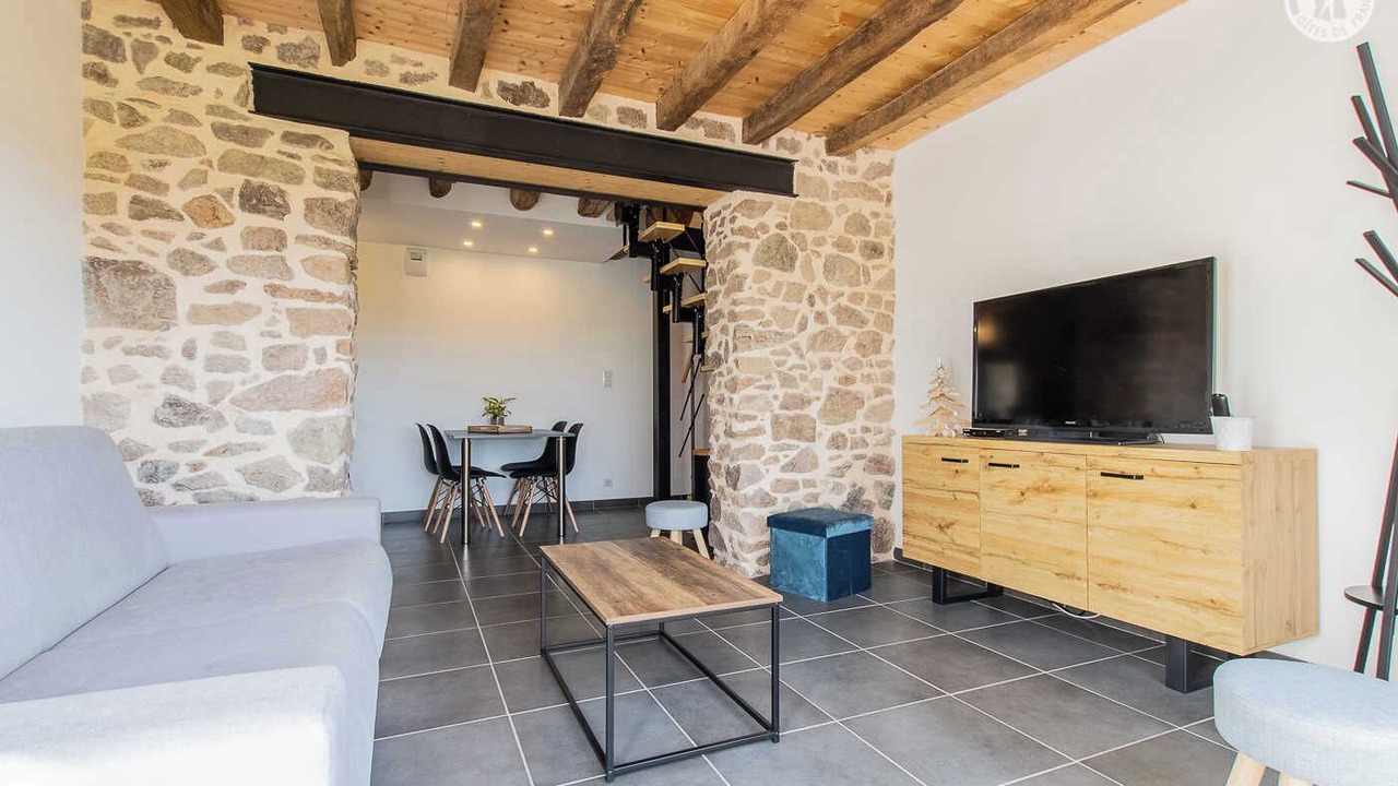 Photo of Livingroom in Montmelard