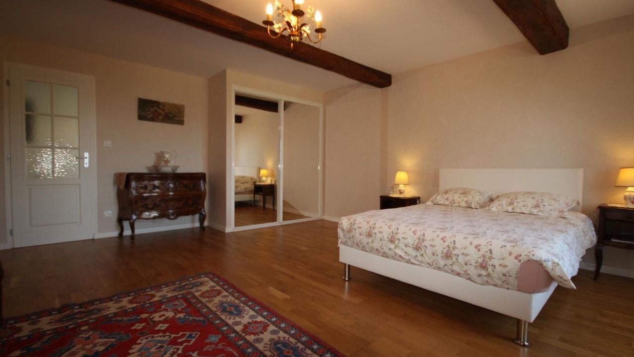 Photo of Bedroom in Varennes-sous-Dun