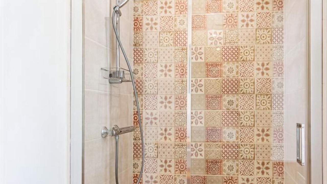 Photo of Bathroom in Etrigny
