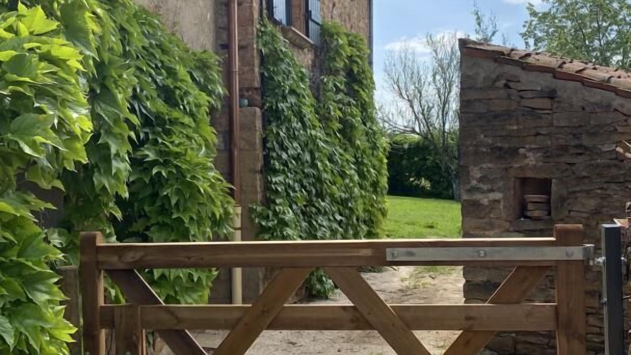 Photo of Outdoor in Etrigny