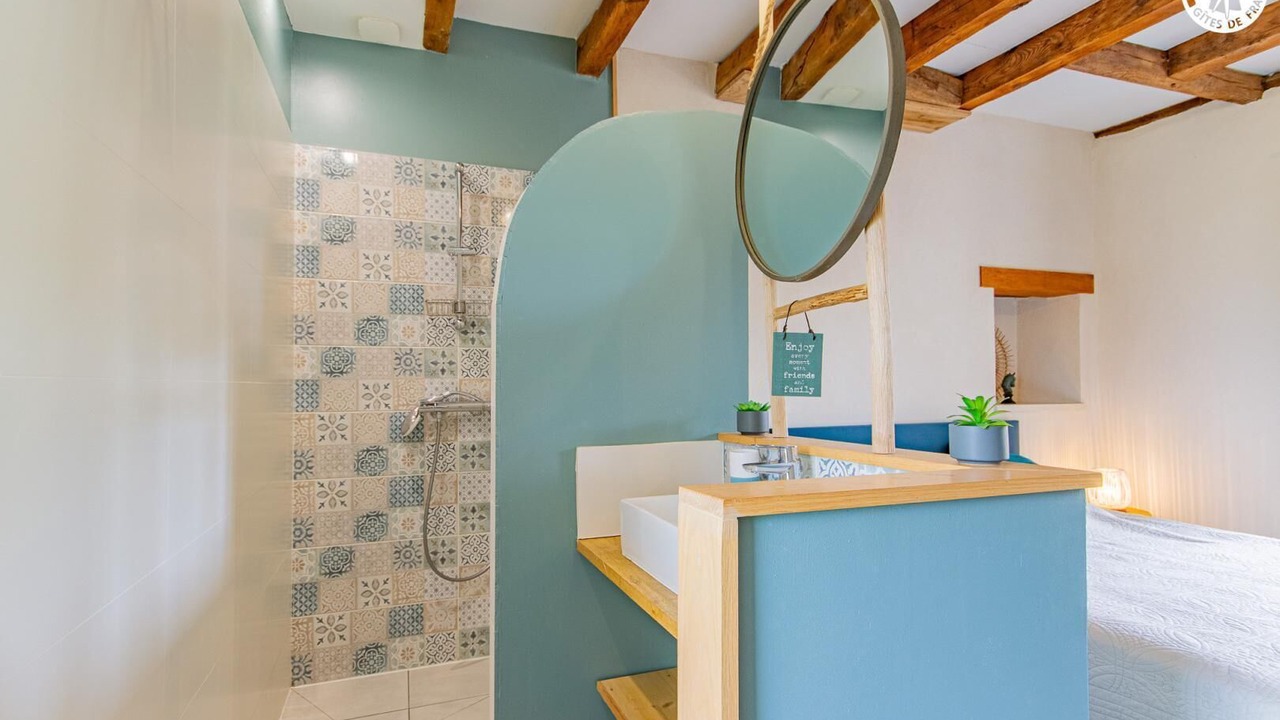 Photo of Bathroom in Etrigny