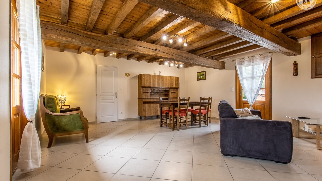 Photo of Livingroom in Saint Usuge