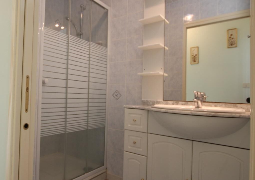 Photo of Bathroom in Pierre-de-Bresse