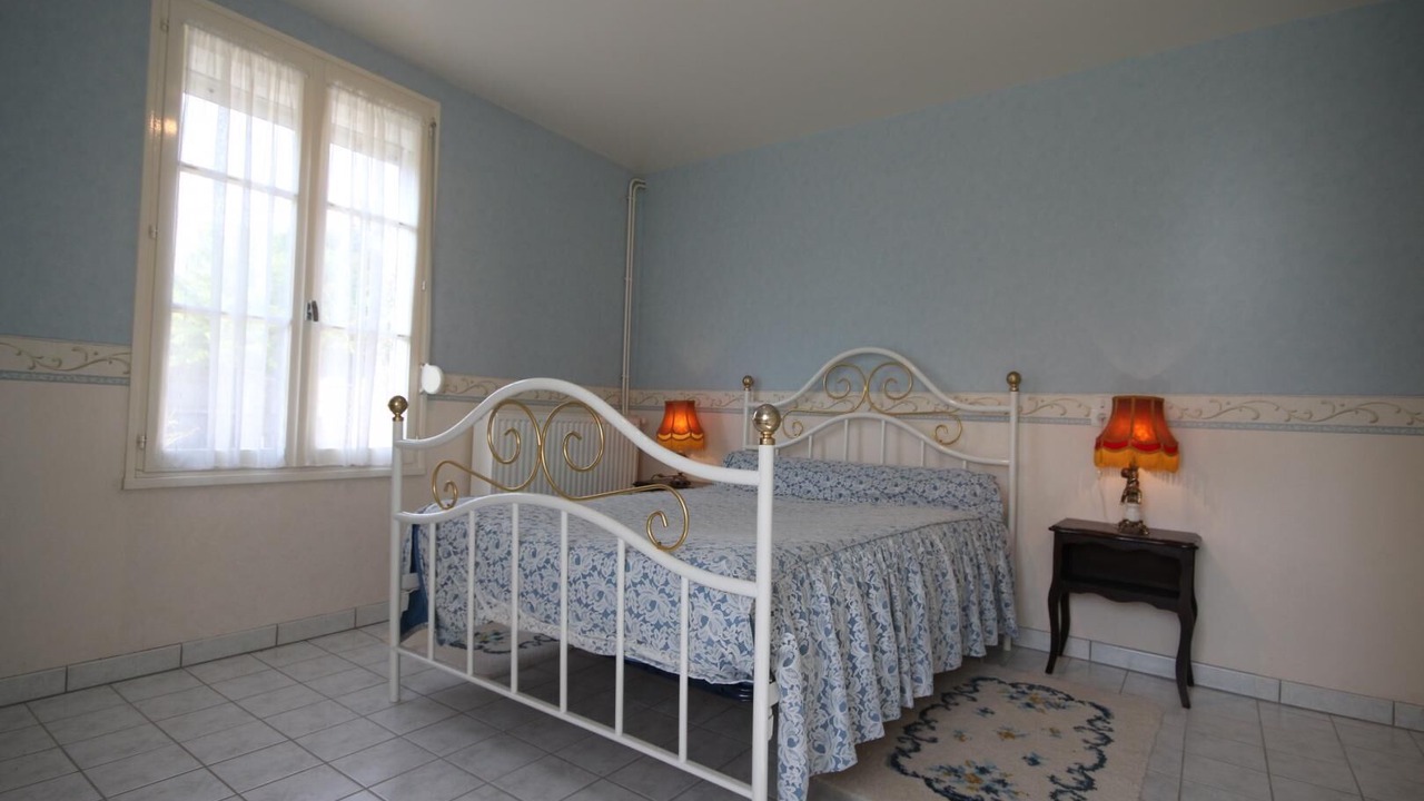 Photo of Bedroom in Pierre-de-Bresse
