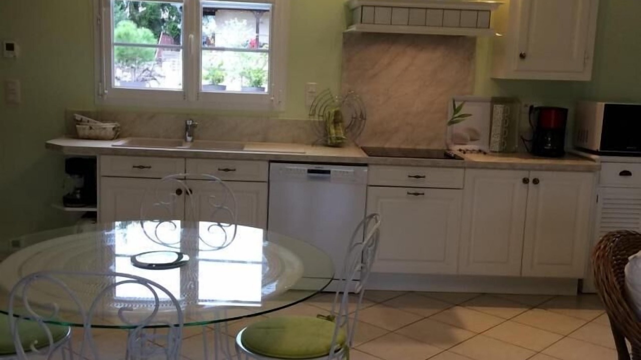 Photo of Kitchen in Saint-Martin-du-Tartre