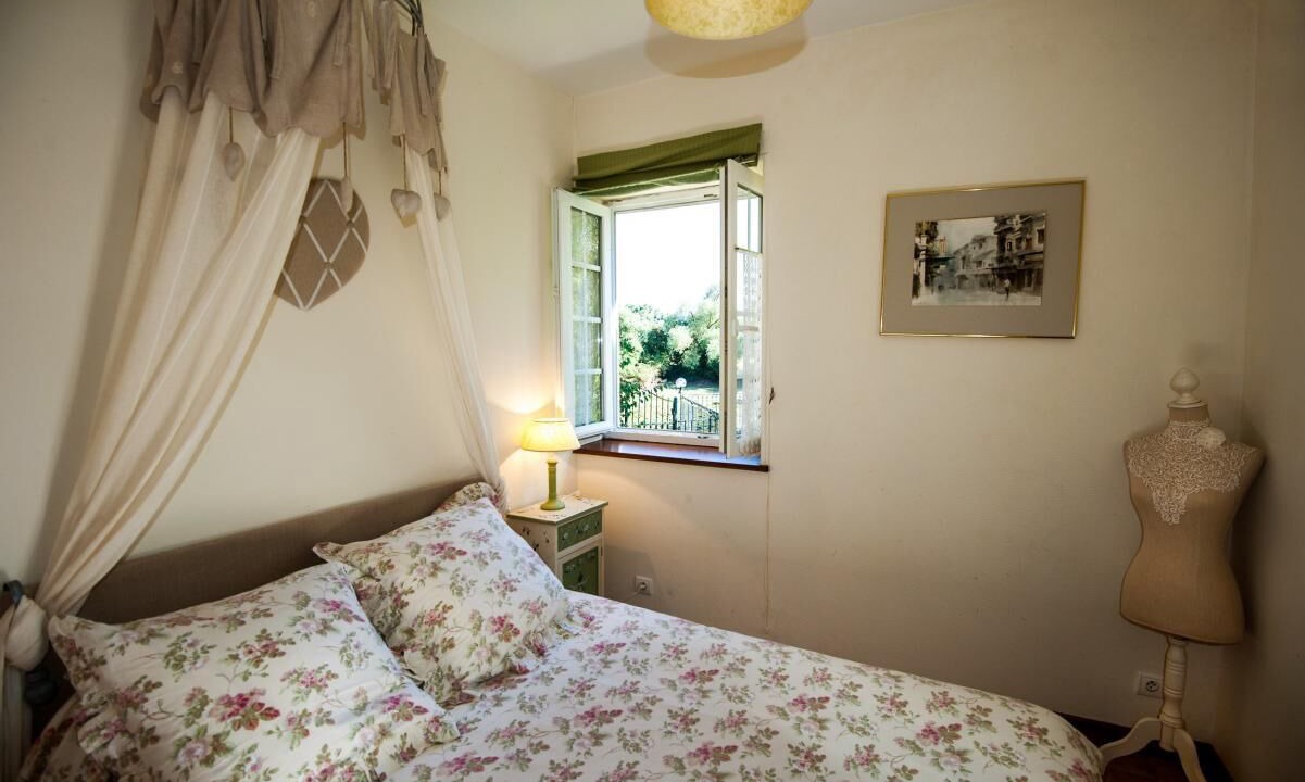 Photo of Bedroom in Lays-sur-le-Doubs