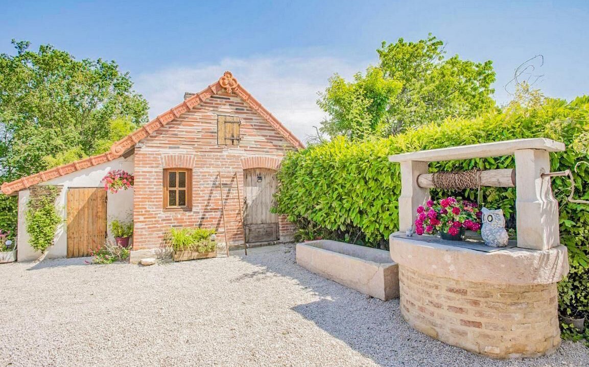 Photo of Outdoor in Saint-Martin-en-Bresse