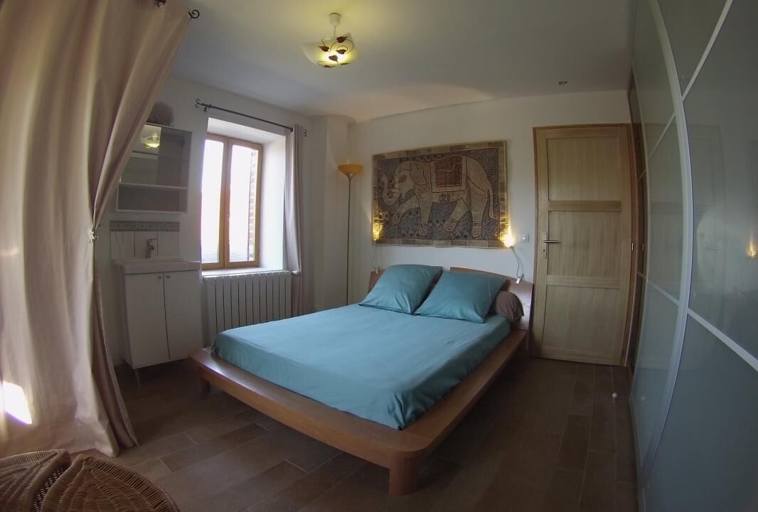 Photo of Bedroom in Saint Usuge