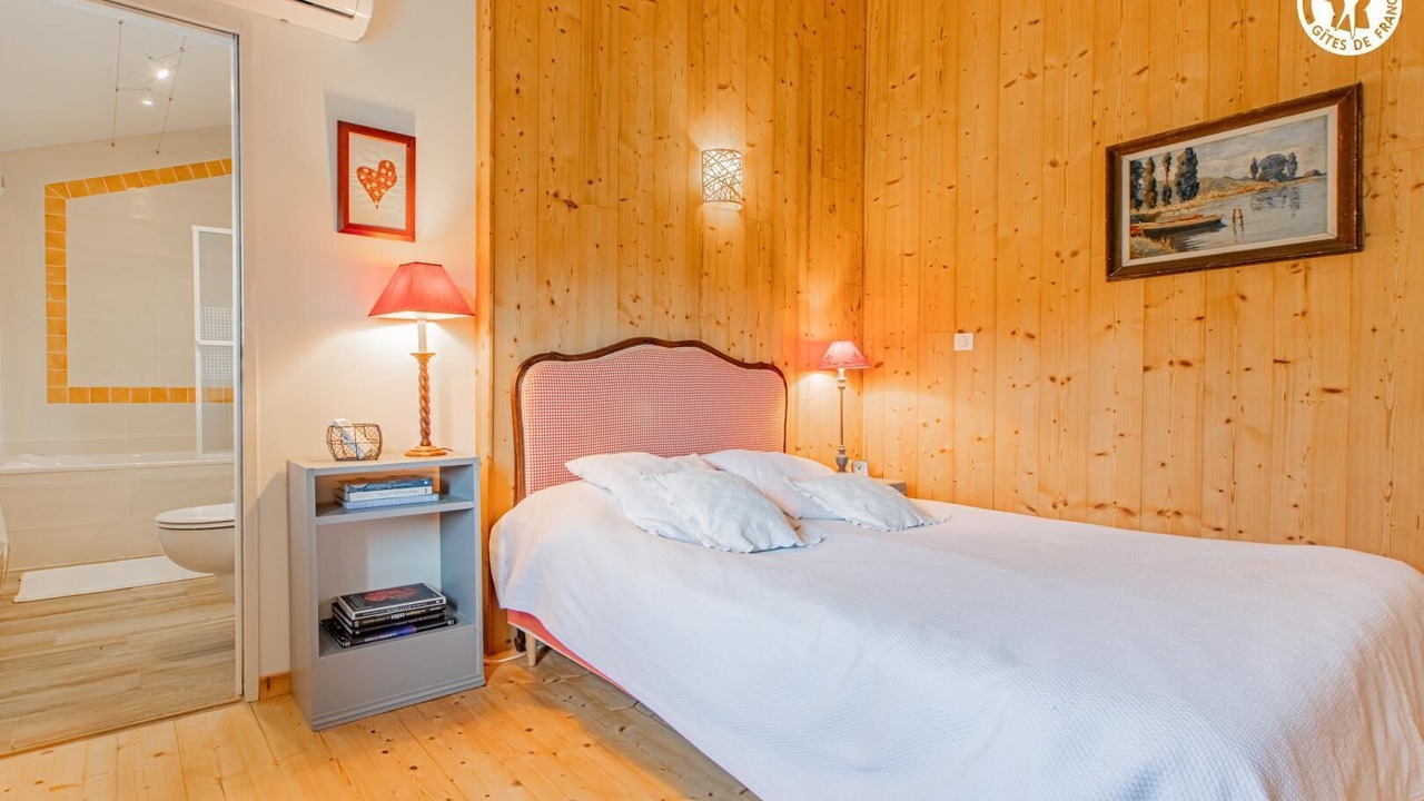 Photo of Bedroom in Montagny-sur-Grosne