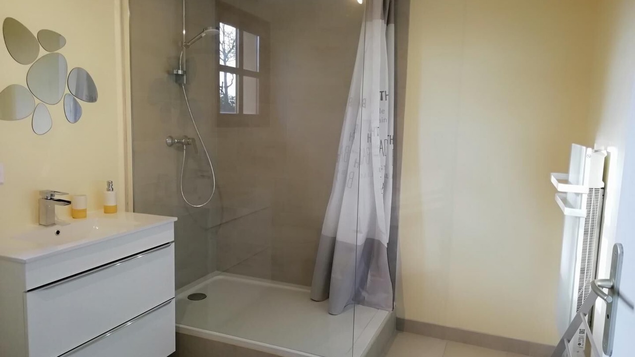 Photo of Bathroom in La Chapelle-Naude