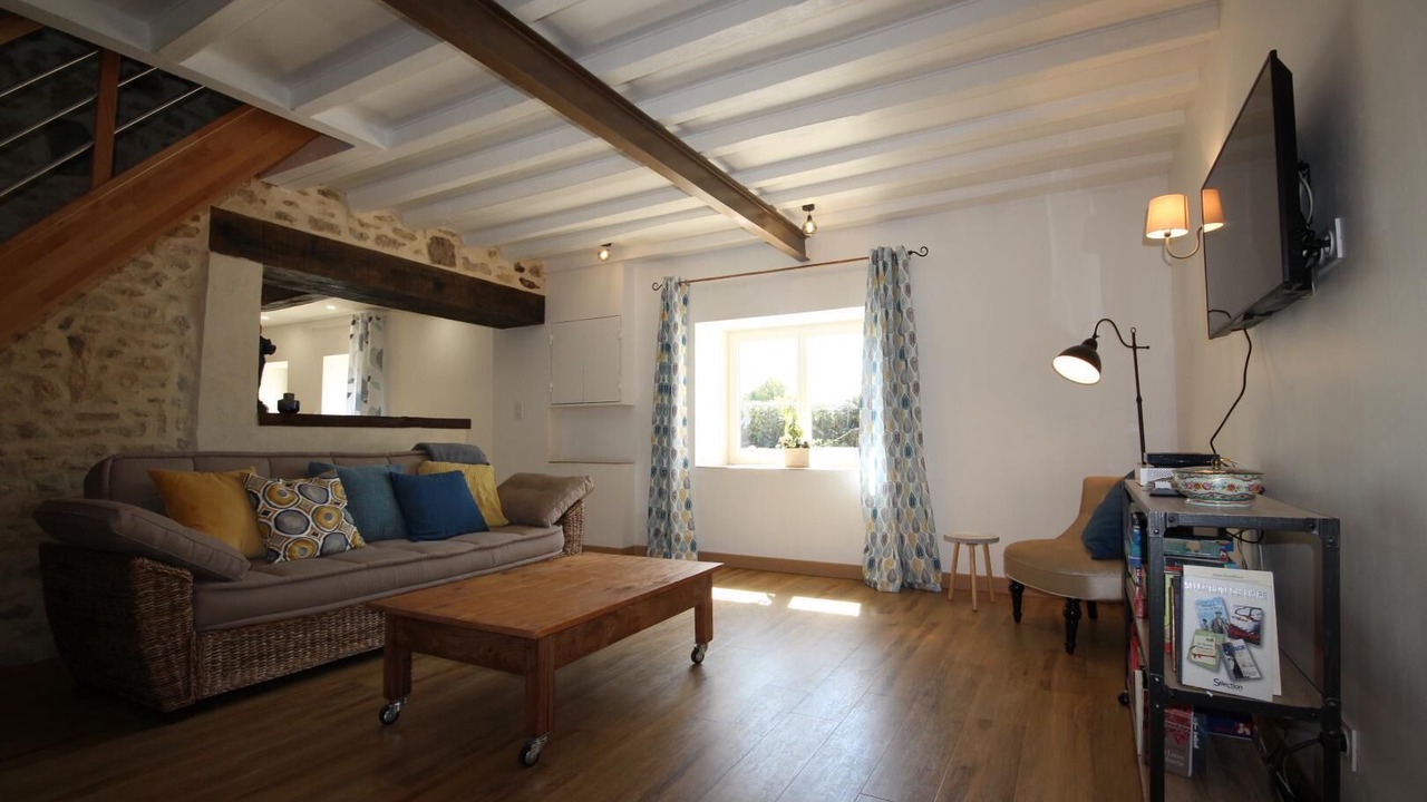 Photo of Livingroom in Saint-Vincent-Bragny