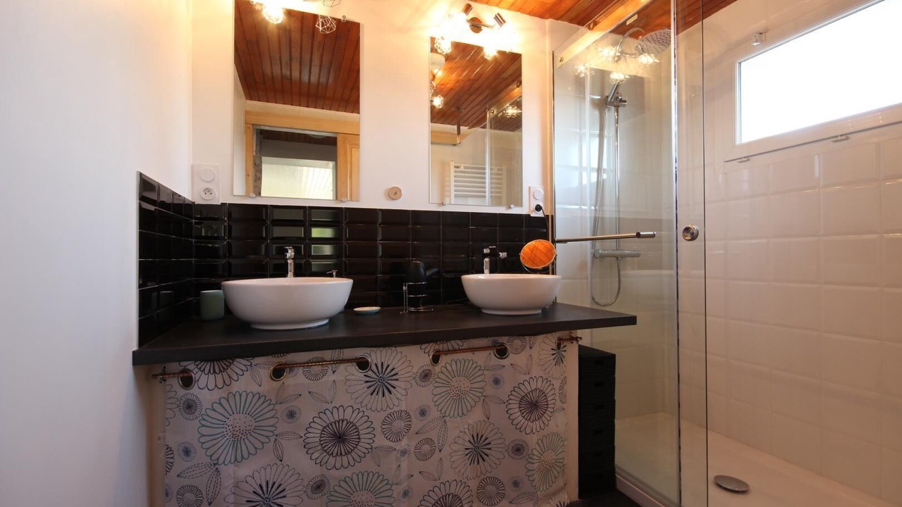 Photo of Bathroom in Saint-Vincent-Bragny