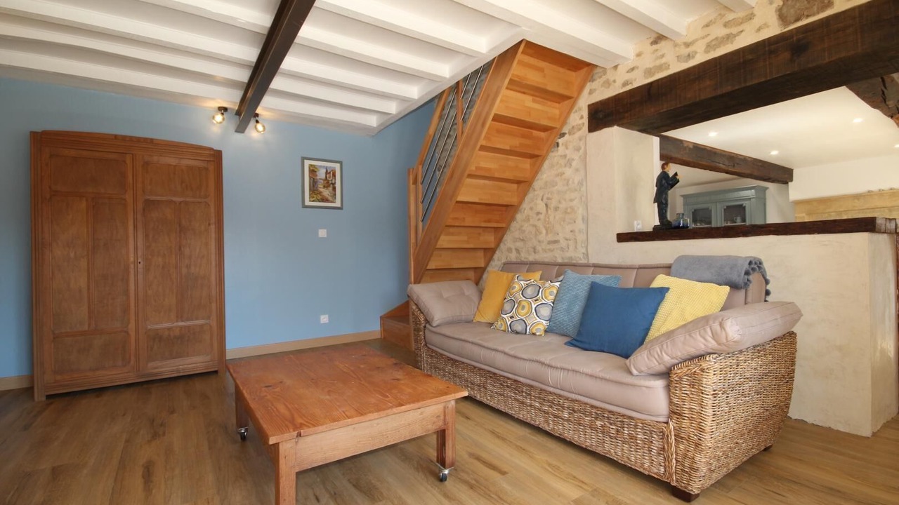 Photo of Livingroom in Saint-Vincent-Bragny