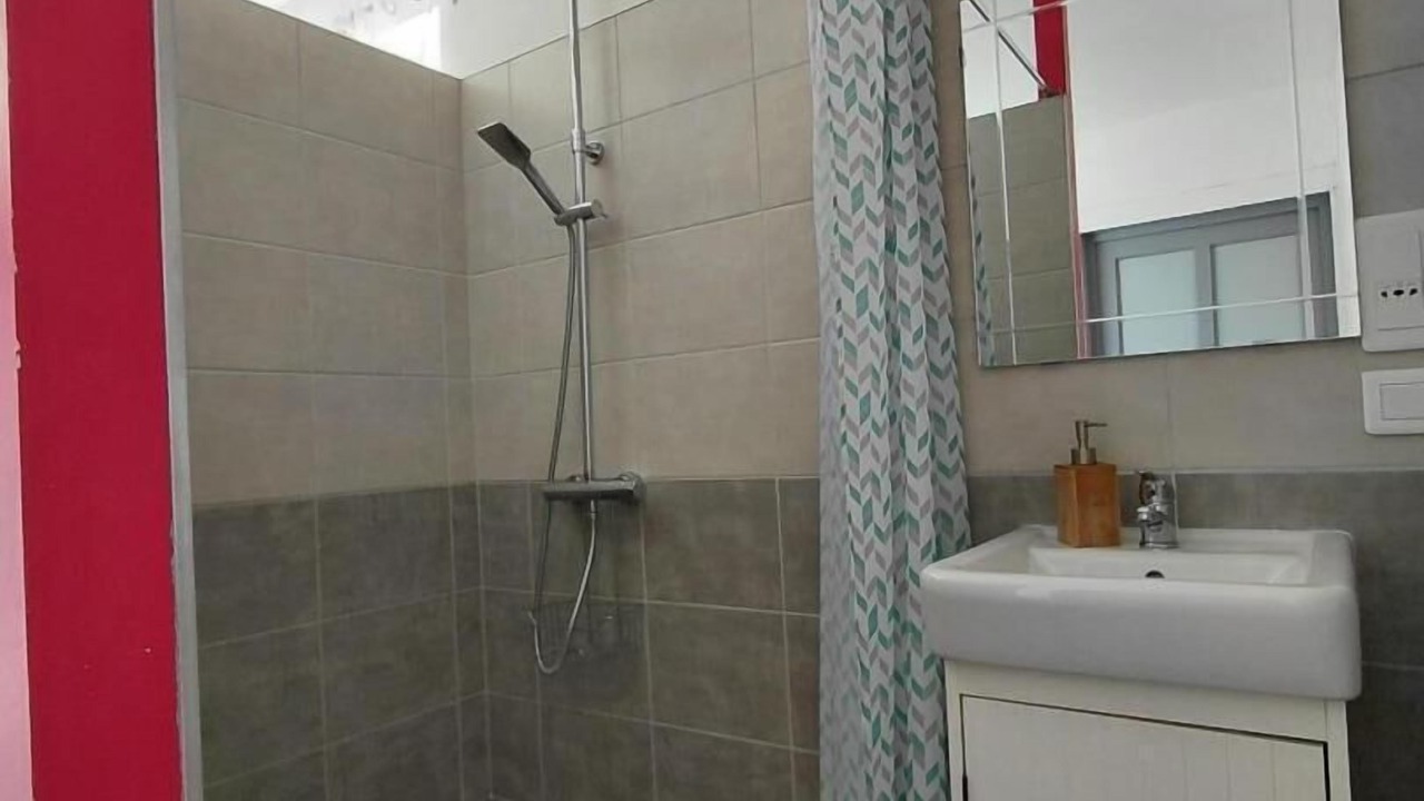Photo of Bathroom in Juif