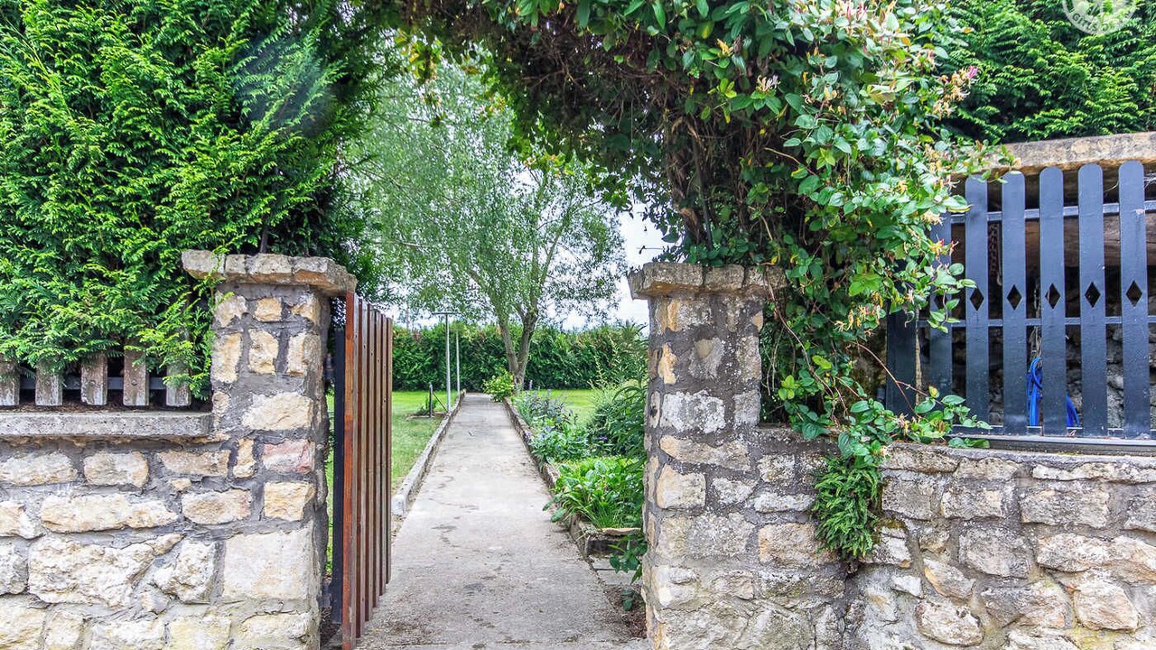 Photo of Outdoor in Saint-Vincent-Bragny