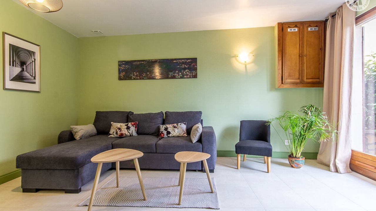 Photo of Livingroom in Saint-Vincent-Bragny