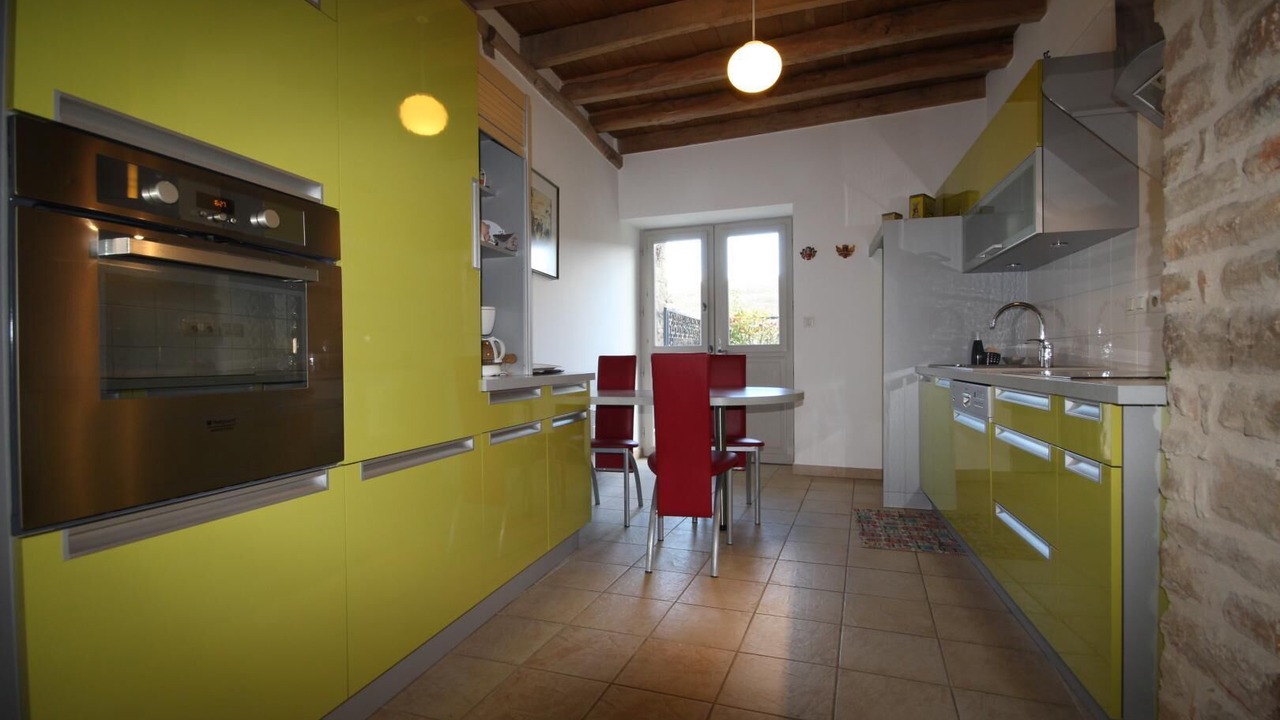 Photo of Kitchen in Montceaux-Ragny