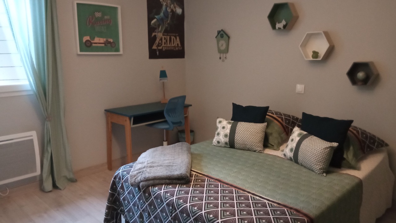 Photo of Bedroom in Taulignan