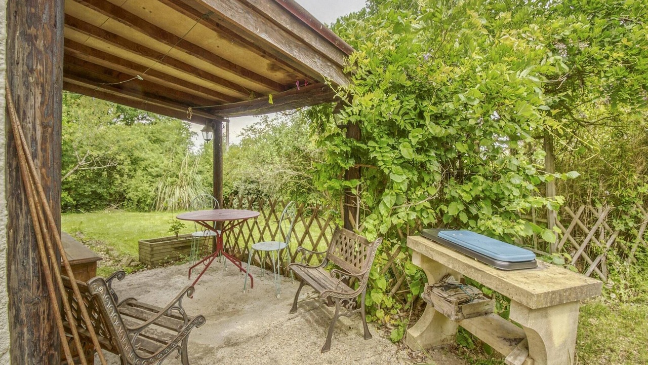 Photo of Patio Balcony in Devay