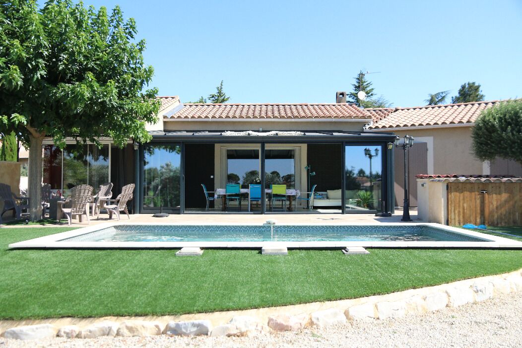 Photo of Outdoor in Sainte-Cecile-les-Vignes