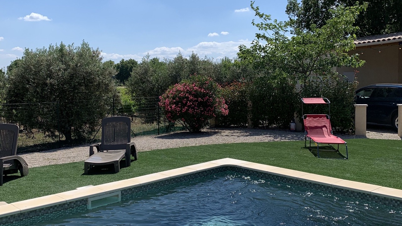 Photo of Outdoor in Sainte-Cecile-les-Vignes