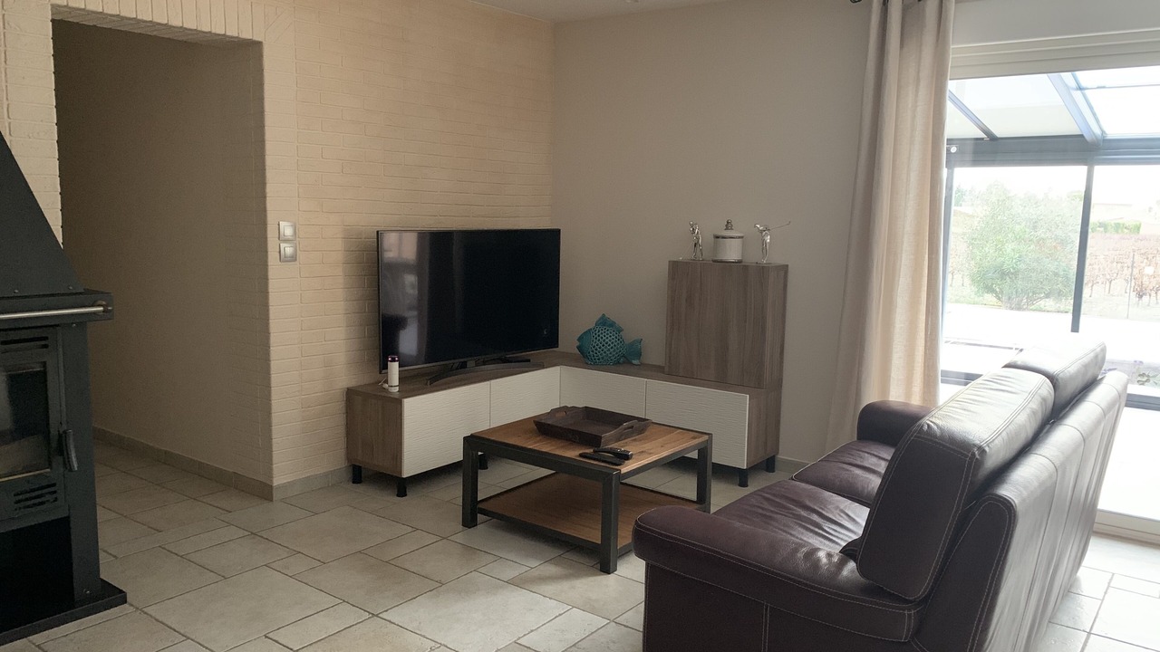 Photo of Livingroom in Sainte-Cecile-les-Vignes