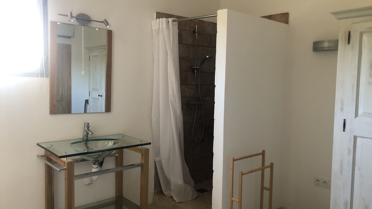 Photo of Bathroom in Solerieux