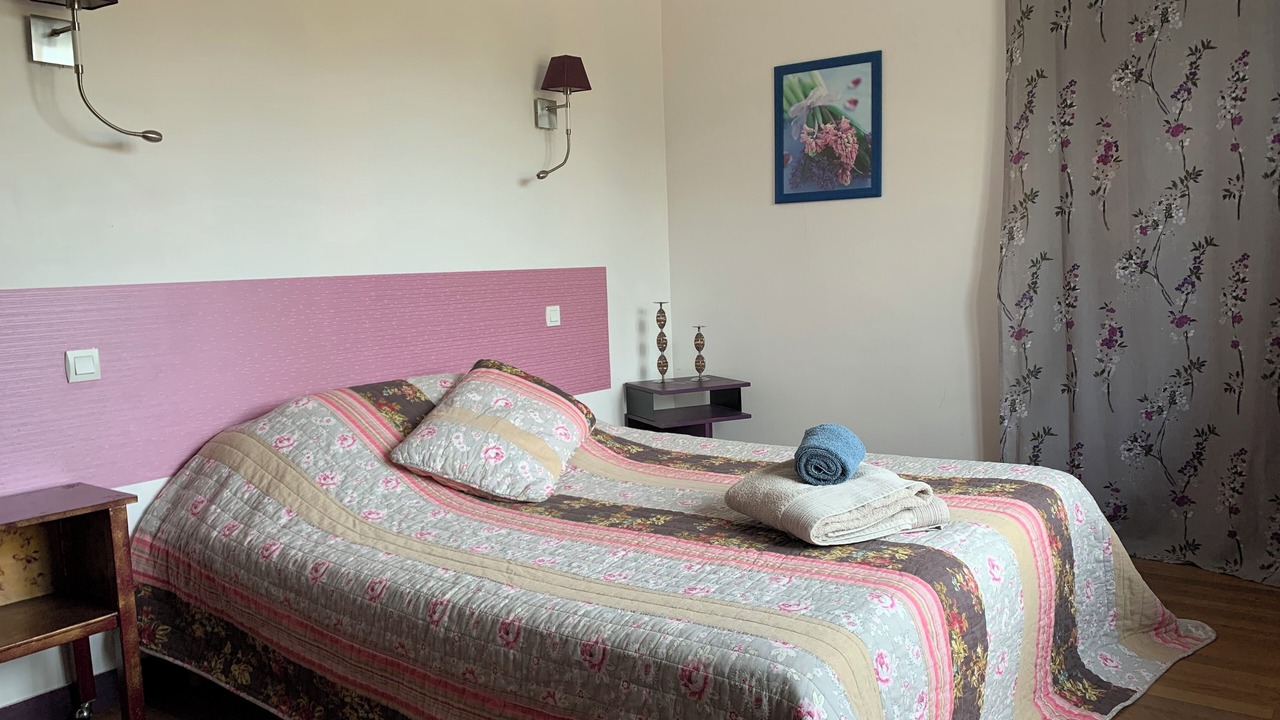 Photo of Bedroom in La Roche-Vineuse