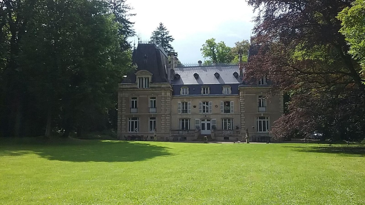 Photo of Others in Nantois