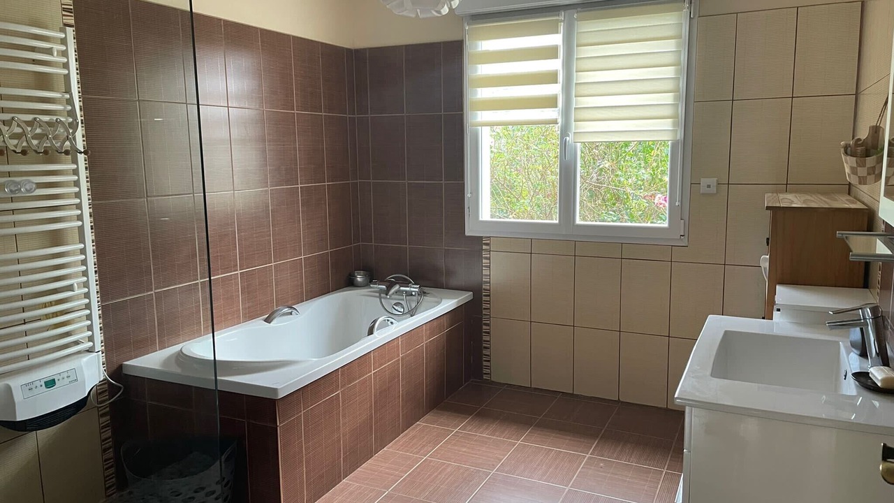 Photo of Bathroom in Angomont
